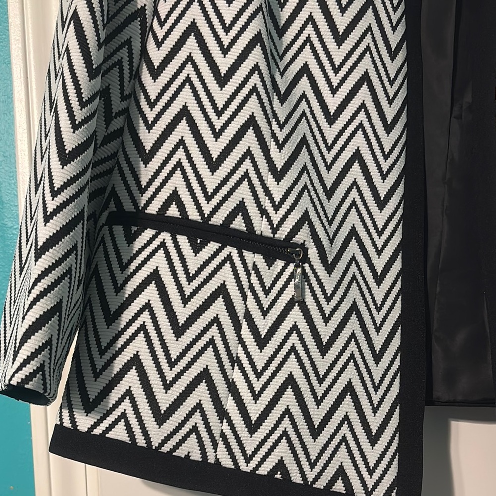 Kasper Black and White Chevron Suit Blazer - Picture 5 of 9